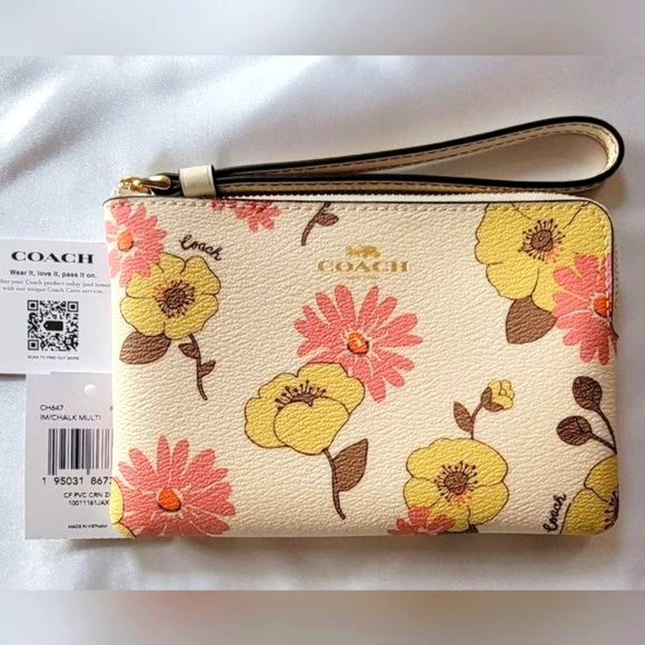 Coach Floral Wristlet - Picture 6 of 9